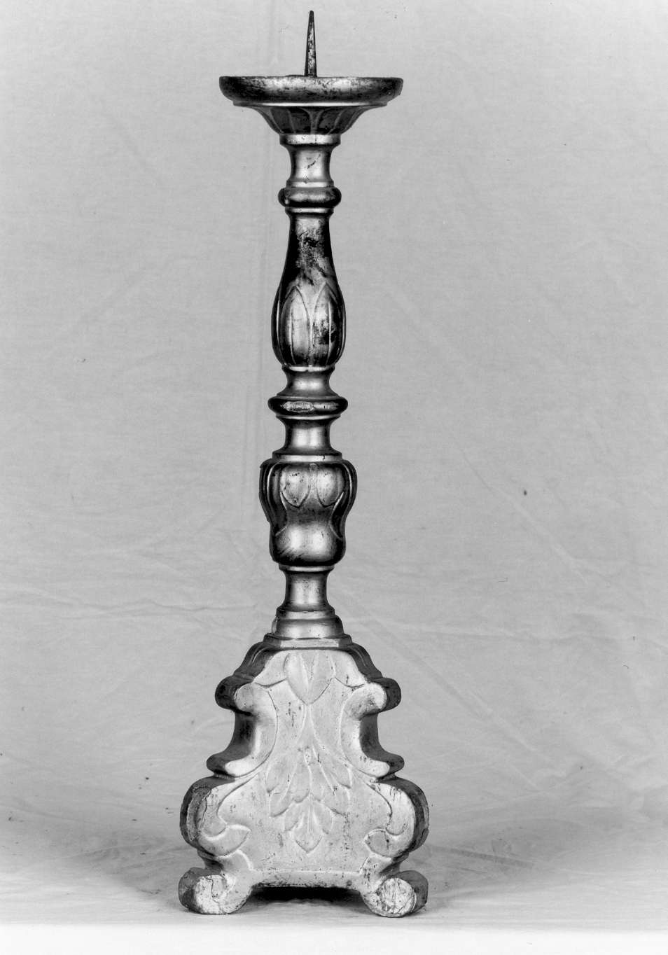 candeliere d'altare, serie - manifattura emiliana (primo quarto sec. XIX)