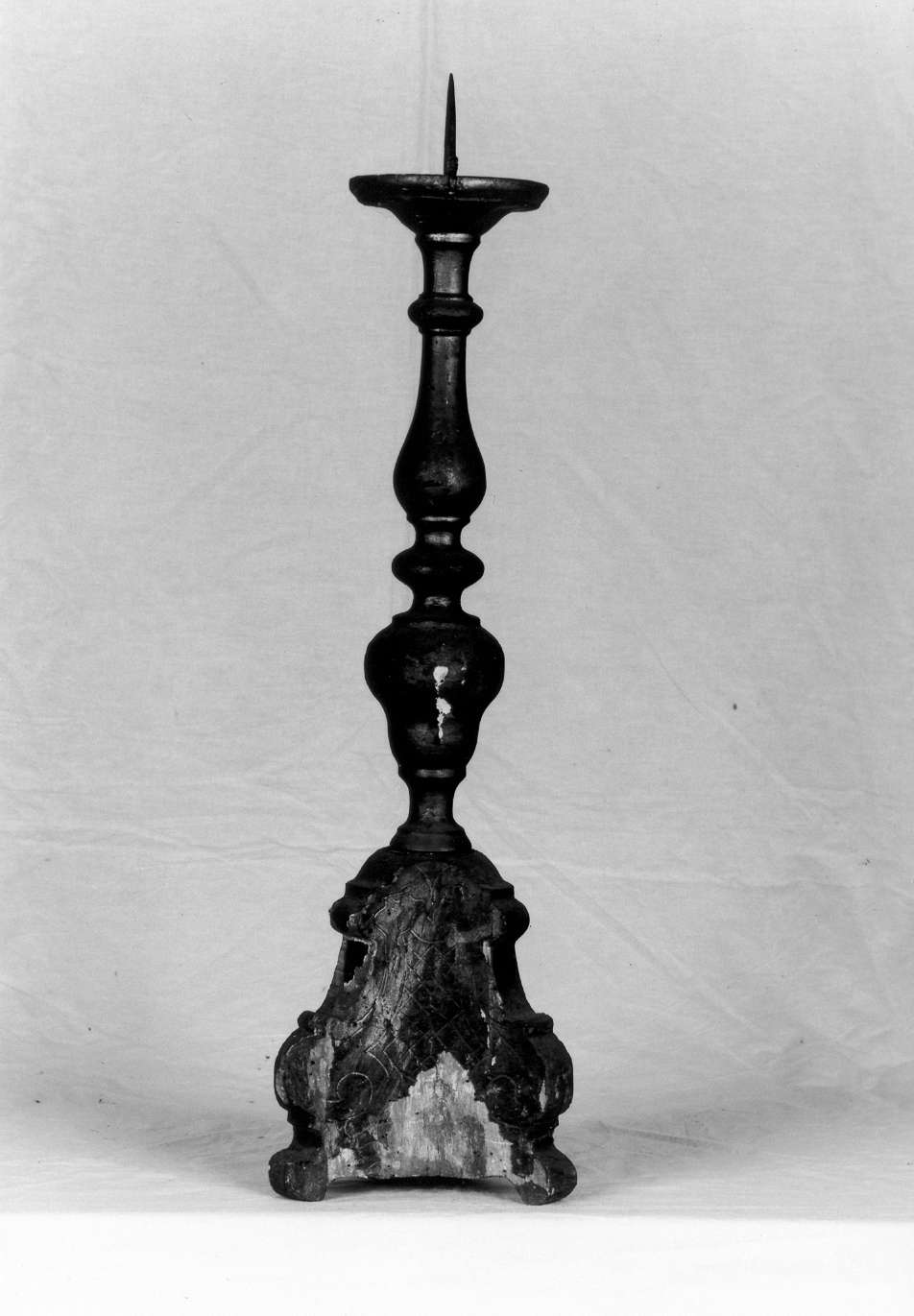 candeliere d'altare, serie - manifattura emiliana (primo quarto sec. XIX)