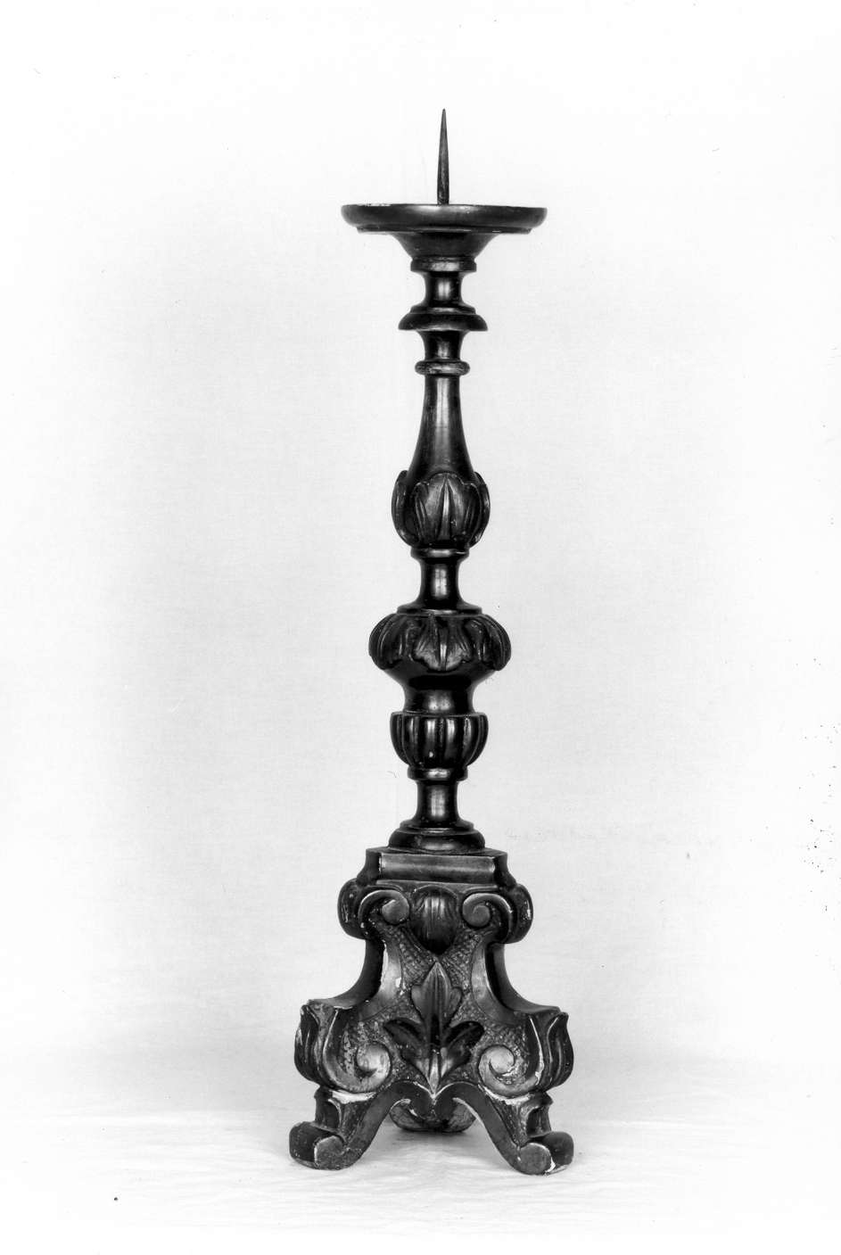 candeliere d'altare, serie - manifattura emiliana (fine/inizio secc. XVIII/ XIX)