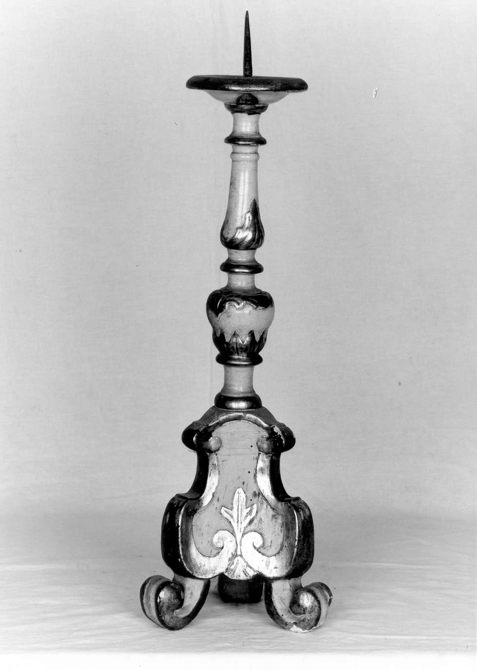 candeliere d'altare, serie - manifattura emiliana (primo quarto sec. XIX)