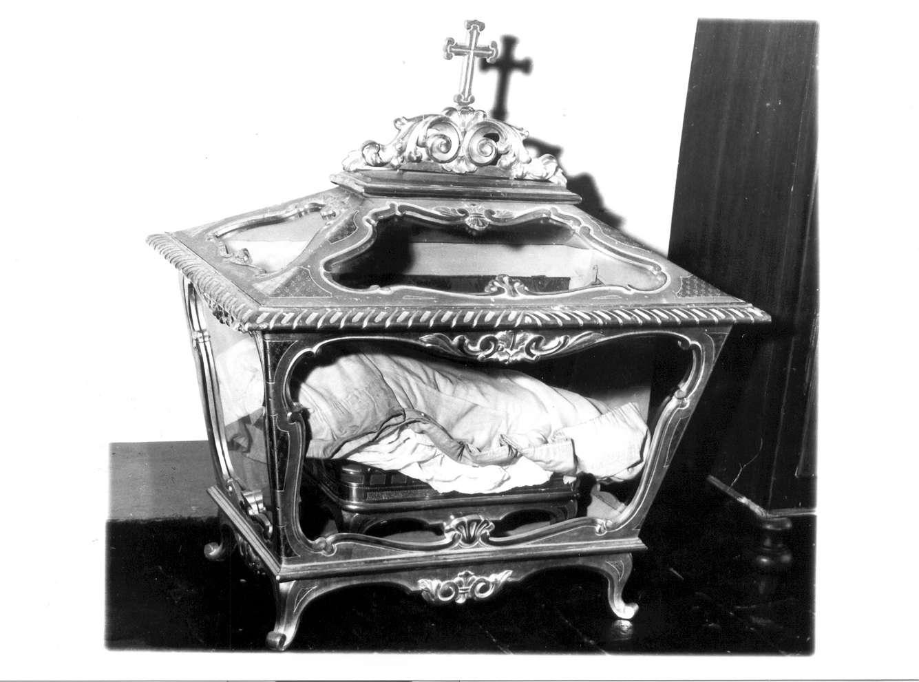 reliquiario a teca - a urna - manifattura emiliana (seconda metà sec. XIX)