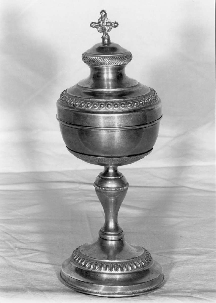 pisside - produzione emiliana (primo quarto sec. XX)