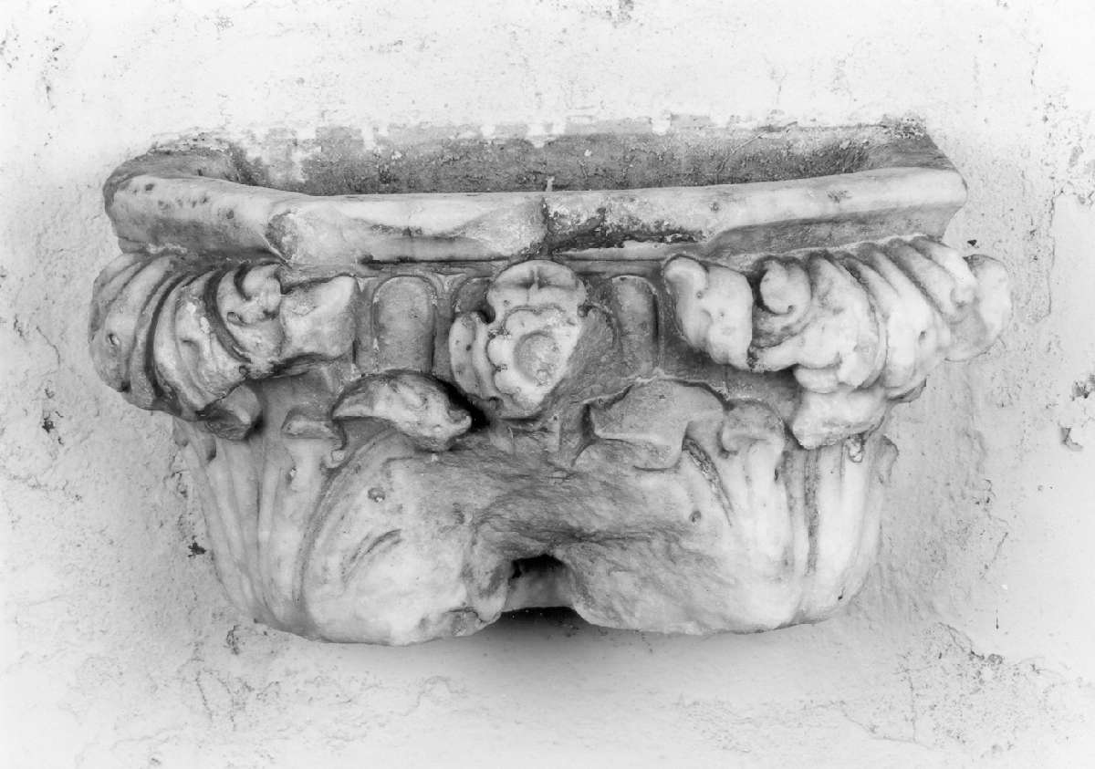 acquasantiera da parete - manifattura romana (sec. V)