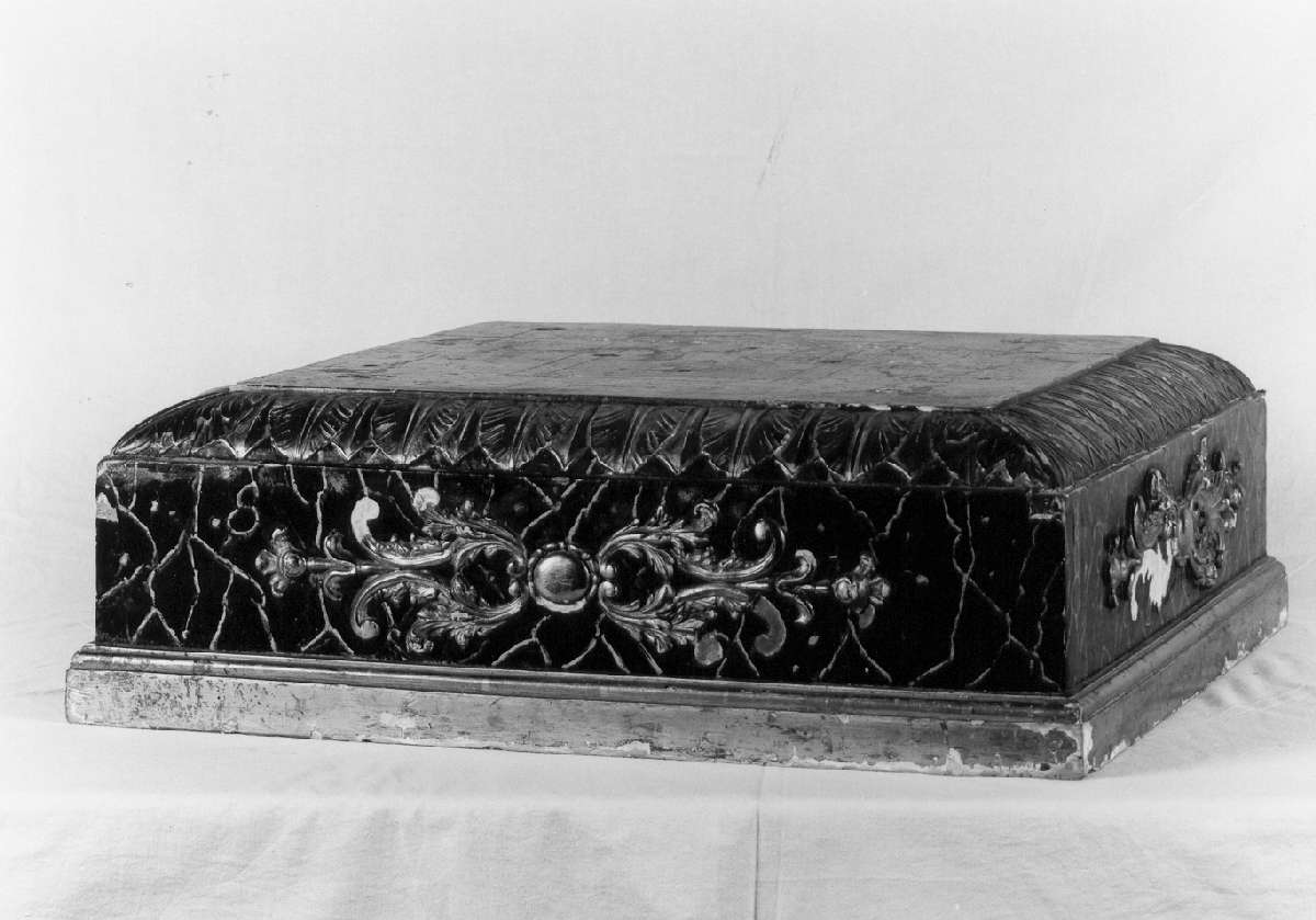 piedistallo di statua - manifattura emiliana (ultimo quarto sec. XIX)