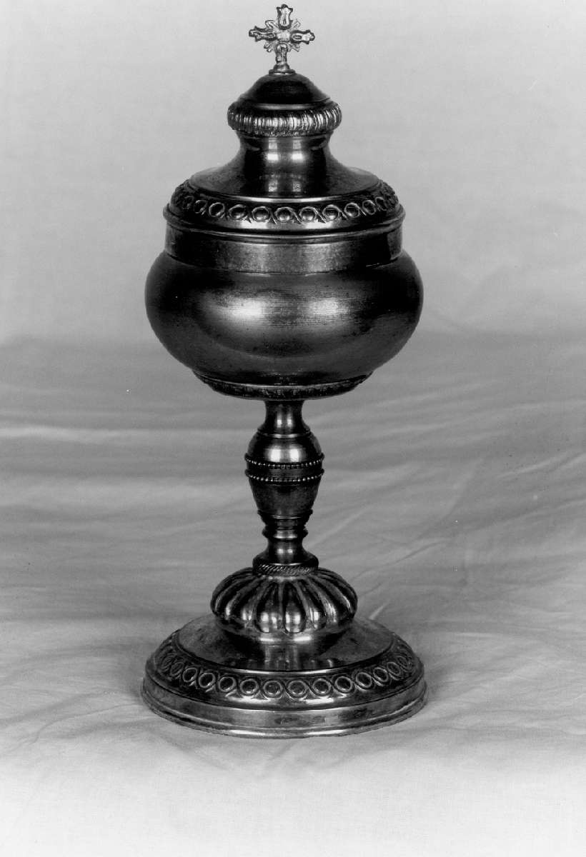 pisside - manifattura emiliana (ultimo quarto sec. XIX)