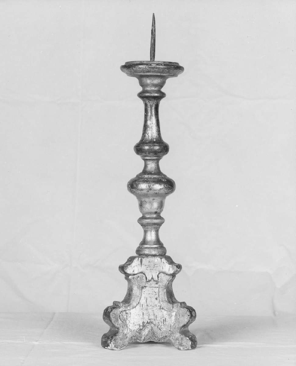 candeliere d'altare - manifattura emiliana (metà sec. XVIII)