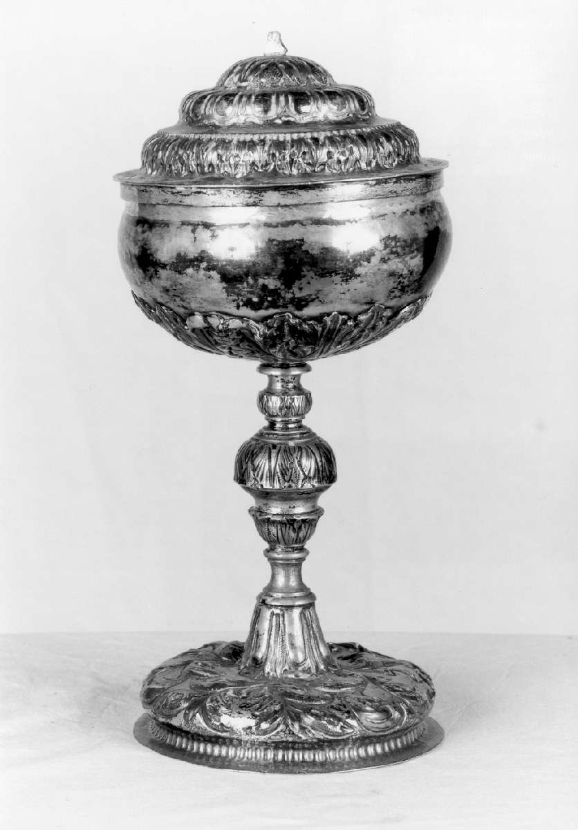 pisside - manifattura emiliana (ultimo quarto sec. XVII)