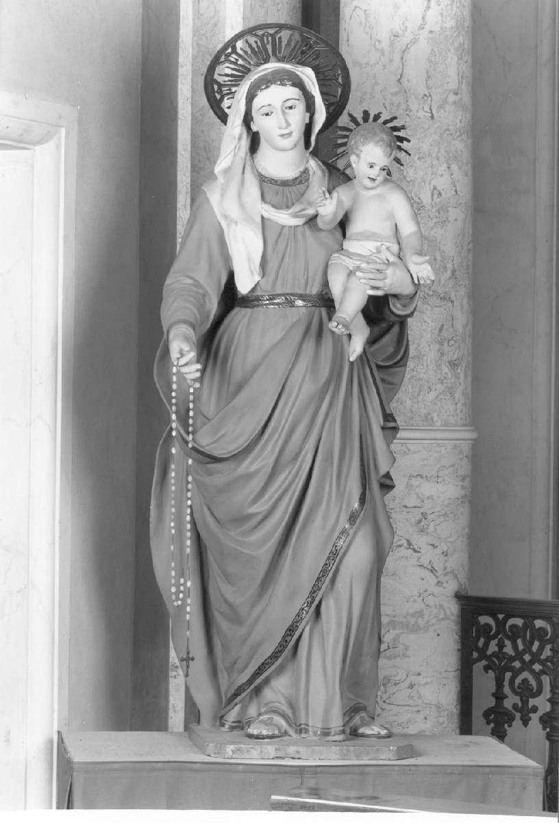 Madonna del Rosario (statua) di Ballanti Graziani Giovanni Battista (maniera) (sec. XIX)