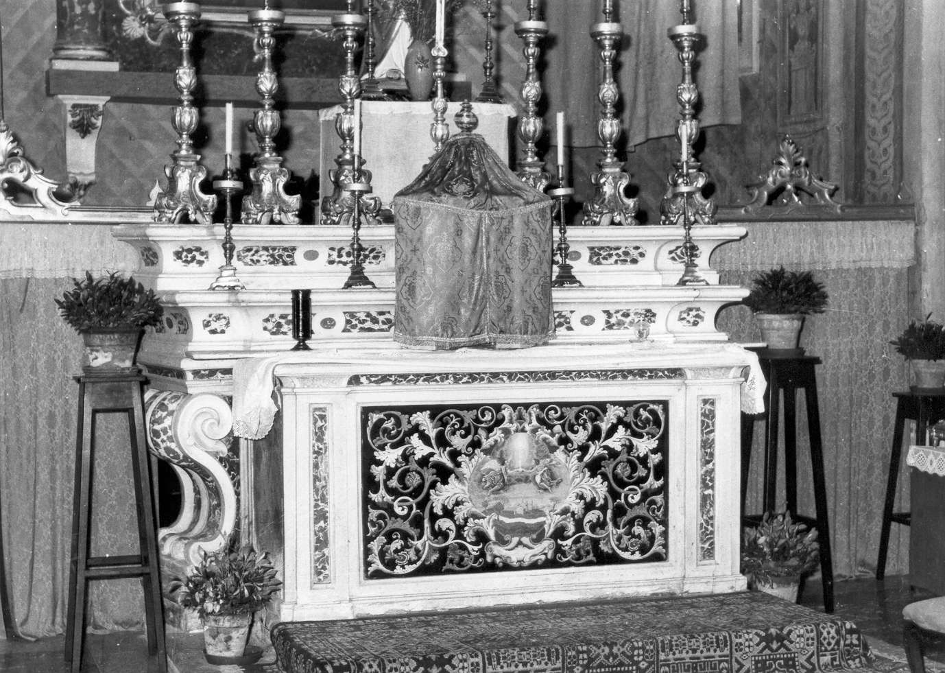 altare maggiore di Adamini Domenico (sec. XVIII)