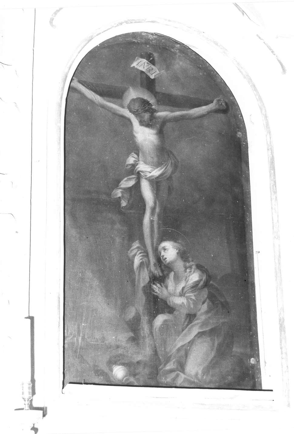 Cristo crocifisso con Santa Maria Maddalena (dipinto) di Varotti Giuseppe (sec. XVIII)