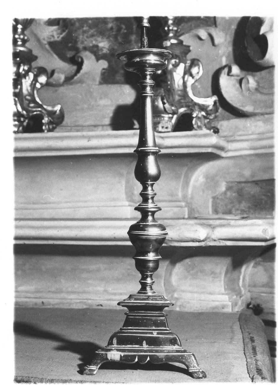 candeliere d'altare, serie - manifattura emiliana (sec. XVIII)