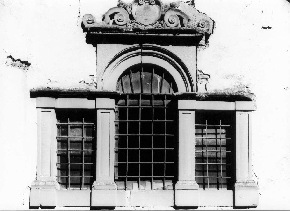 mostra di finestra di Ceccati Giacomo Gabriele (attribuito) (sec. XVIII)
