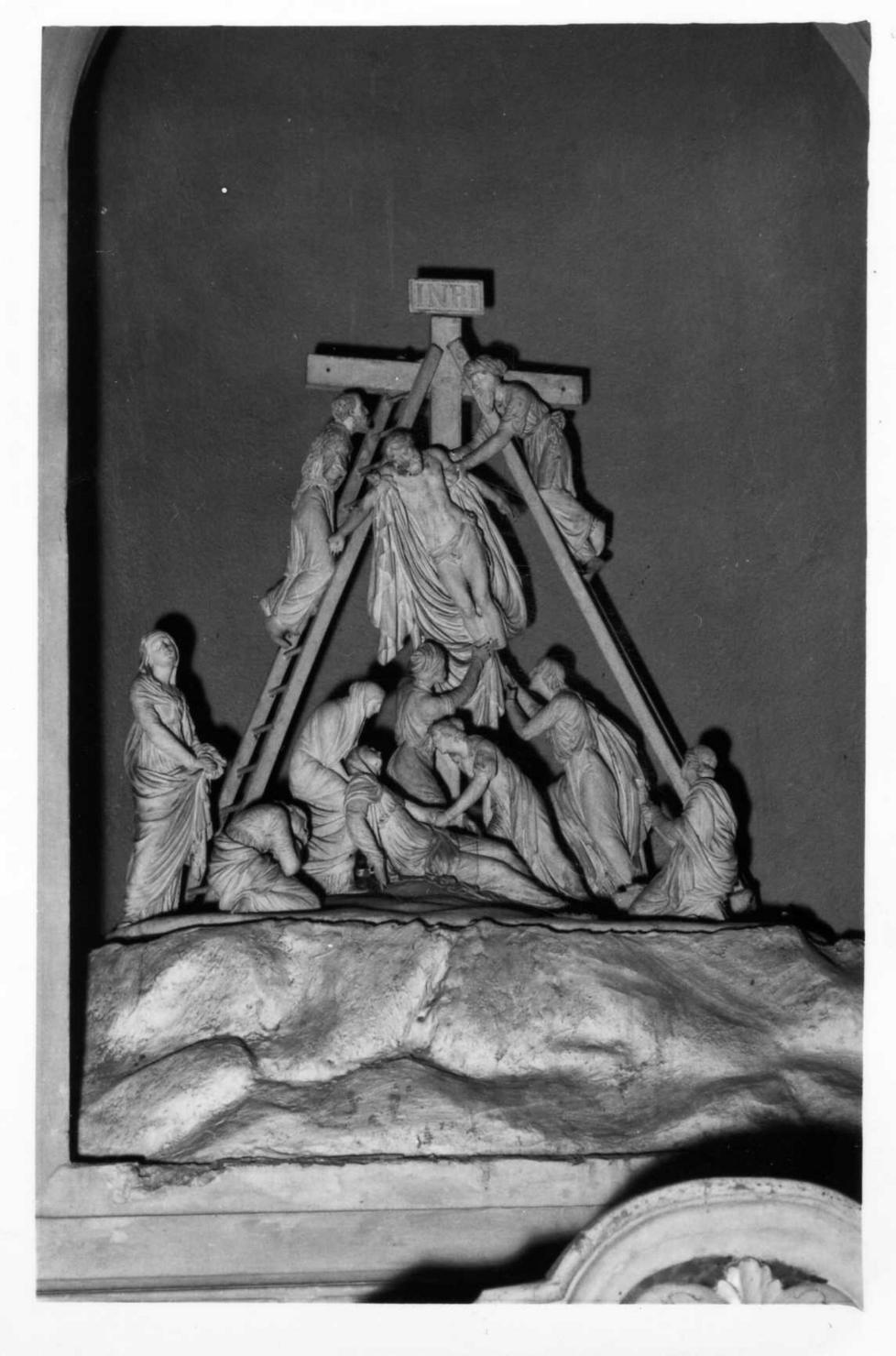 deposizione di Cristo dalla croce (gruppo scultoreo) di Mainoni Luigi (prima metà sec. XIX)