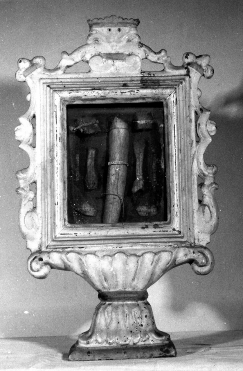 reliquiario a teca - bottega modenese (seconda metà sec. XVII)