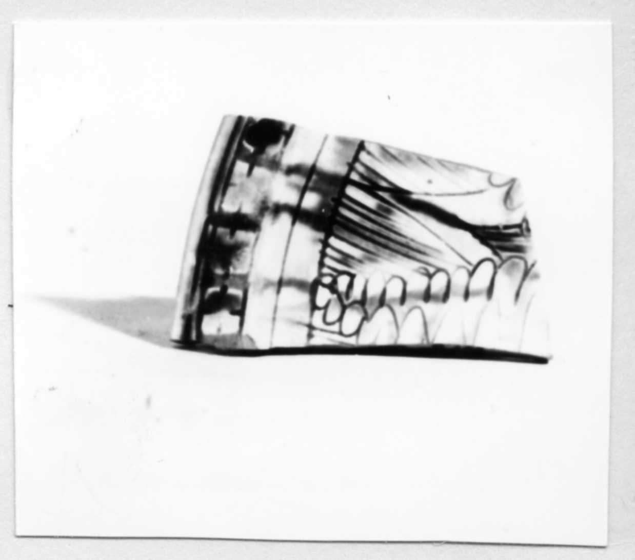 monogramma di San Bernardino da Siena (piatto, frammento) - bottega carpigiana (inizio sec. XVI)