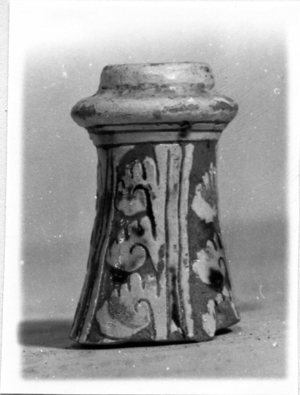 motivi decorativi (orcio, frammento) - bottega carpigiana (prima metà sec. XVII)