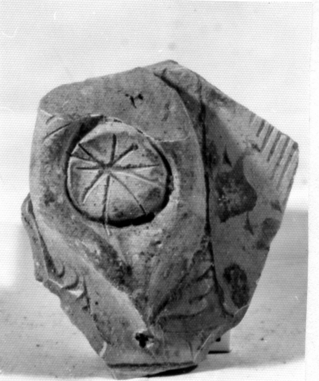 motivi decorativi (orciolo, frammento) - bottega carpigiana (prima metà sec. XVII)