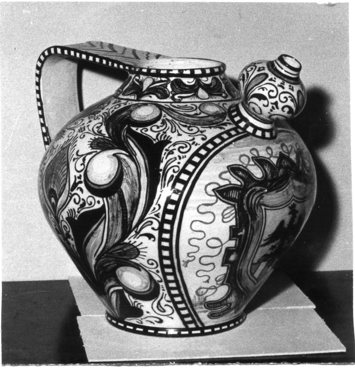 motivi decorativi (vaso) - bottega pesarese (inizio sec. XX)