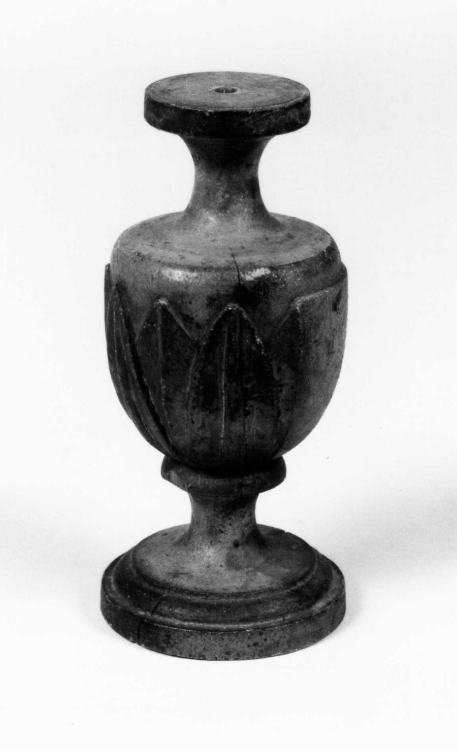 vaso d'altare con composizione floreale, serie - bottega emiliana (fine/inizio secc. XVIII/ XIX)