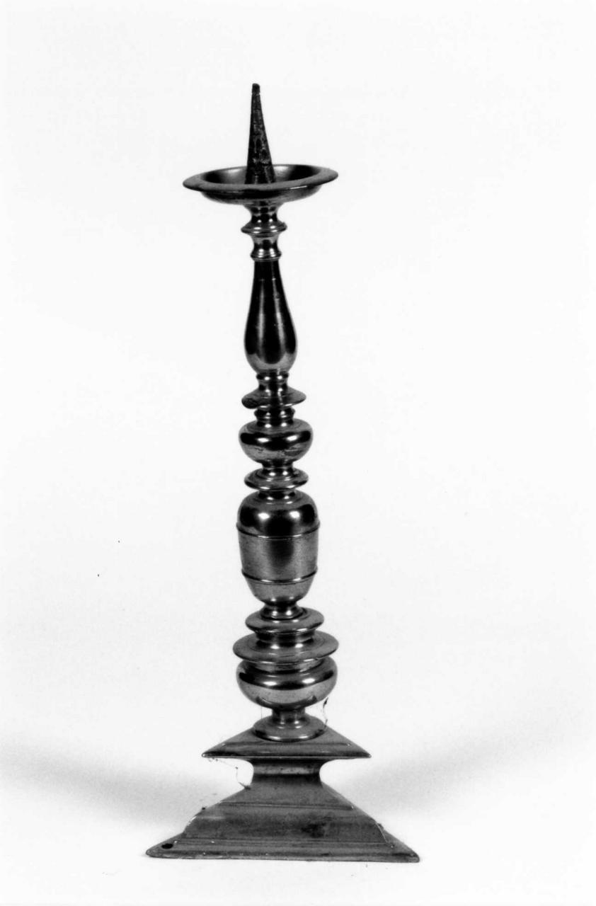 candeliere d'altare, serie - bottega bolognese (primo quarto sec. XVII)