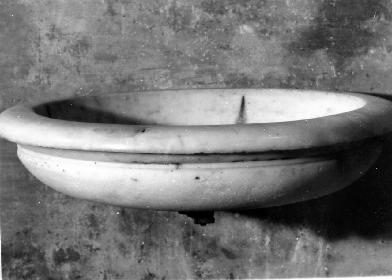 acquasantiera - bottega reggiana (seconda metà sec. XVII)