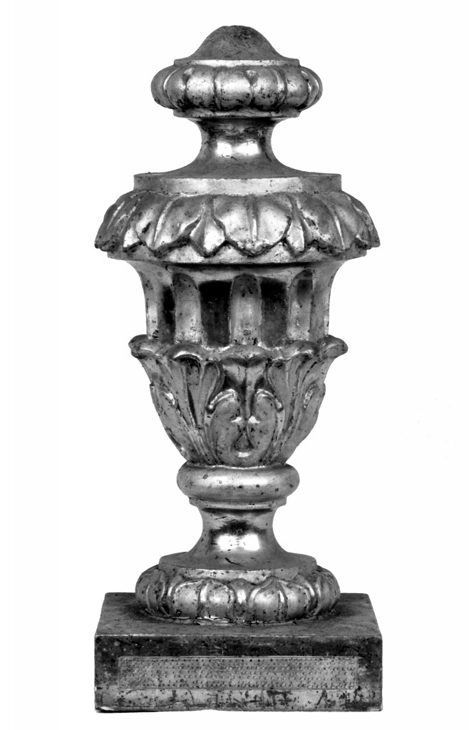 vaso d'altare con composizione floreale, serie - manifattura emiliana (prima metà sec. XIX)