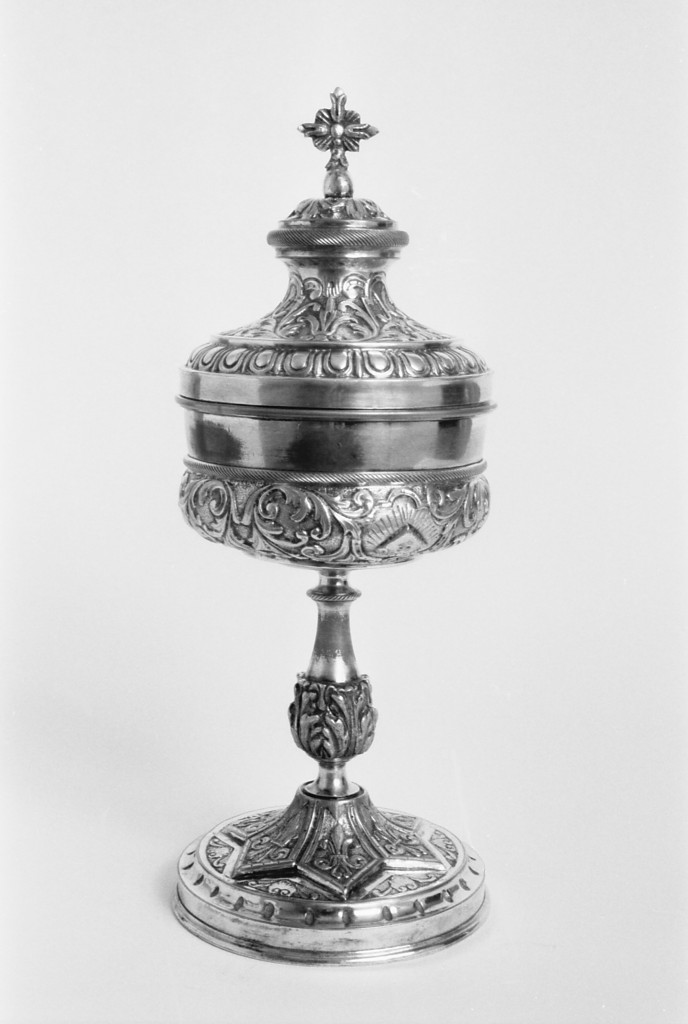 pisside - manifattura modenese (secondo quarto sec. XIX)