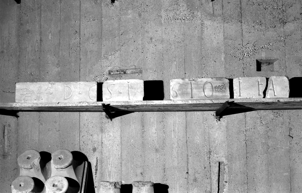 architrave, frammento - ambito toscano (sec. XVII)