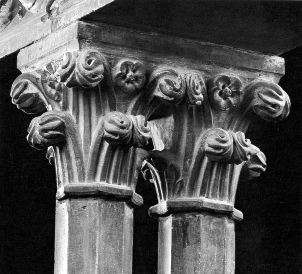 motivi decorativi vegetali e rosette (colonnina binata, elemento d'insieme) - bottega campionese (sec. XIII)