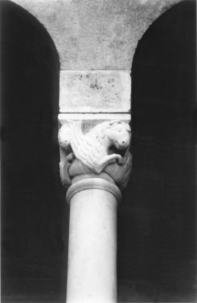 cavallo alato (capitello) di Wiligelmo (bottega) (sec. XII)