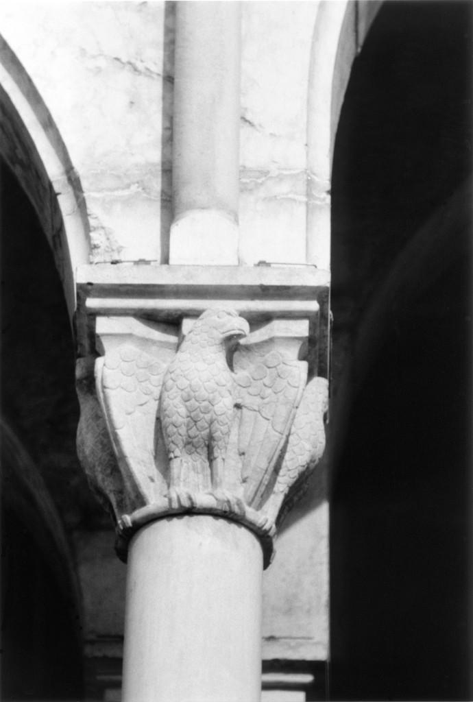 aquila (capitello) - bottega campionese (sec. XIII)