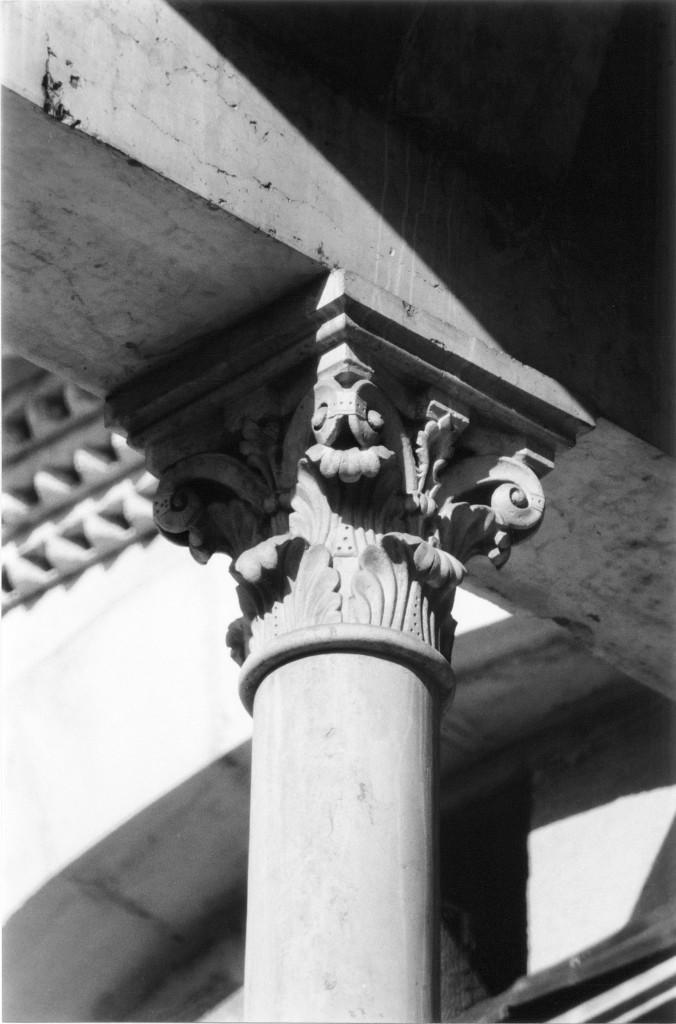 motivi decorativi fogliati (capitello) - bottega campionese (sec. XIII)