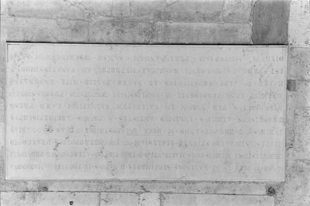 lapide commemorativa - manifattura modenese (sec. XIX)