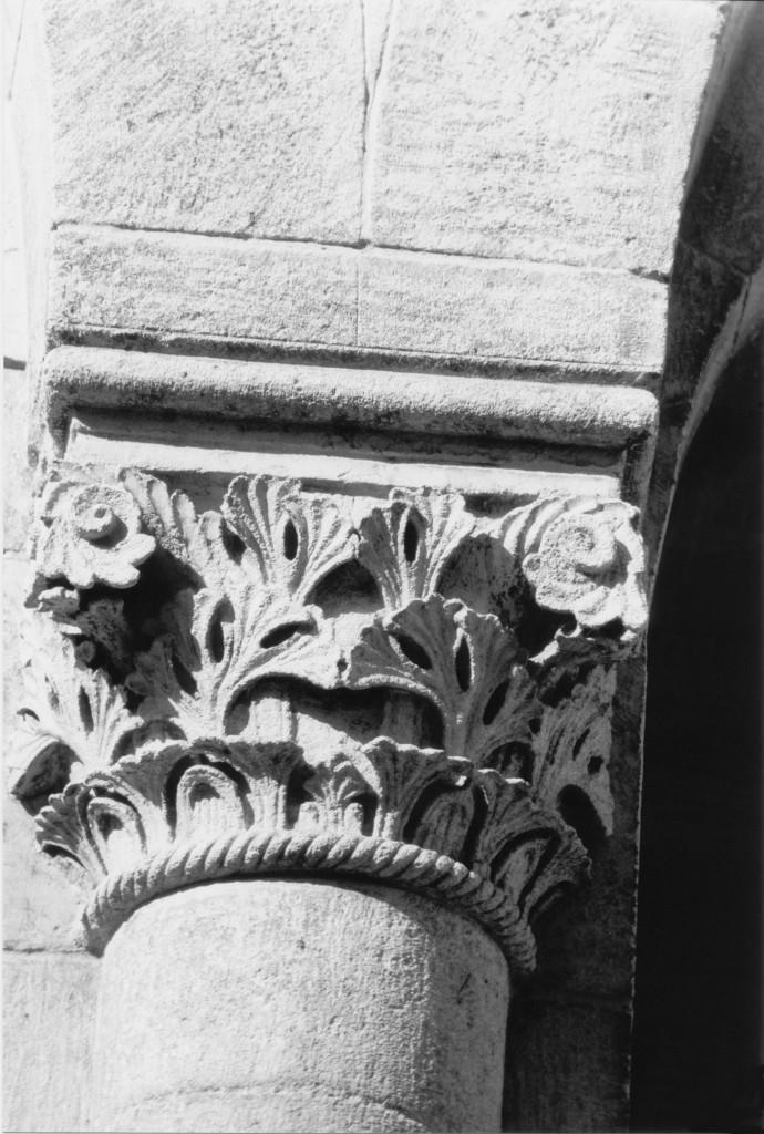 motivi decorativi fogliati (capitello) di Lanfranco (cerchia) (secc. XI/ XII)