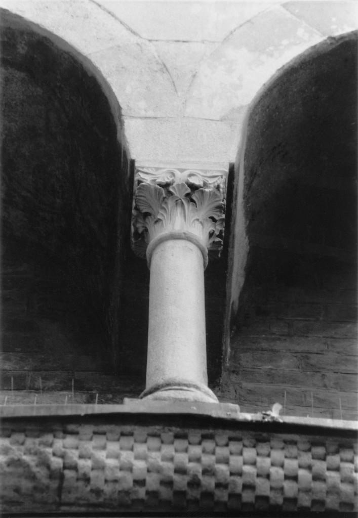 motivi decorativi fogliati (capitello) di Lanfranco (cerchia) (secc. XI/ XII)