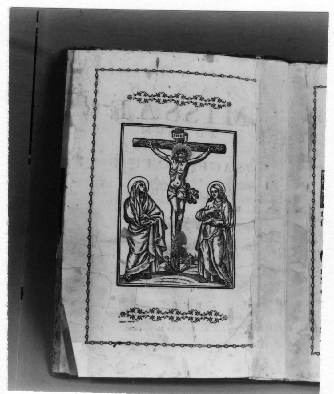 crocifissione di Cristo con la Madonna e San Giovanni Evangelista (stampa) - ambito reggiano (sec. XVIII)