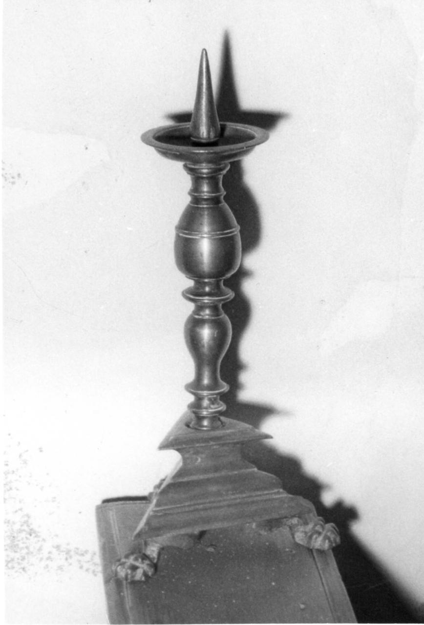 candeliere, serie - bottega reggiana (prima metà sec. XVII)