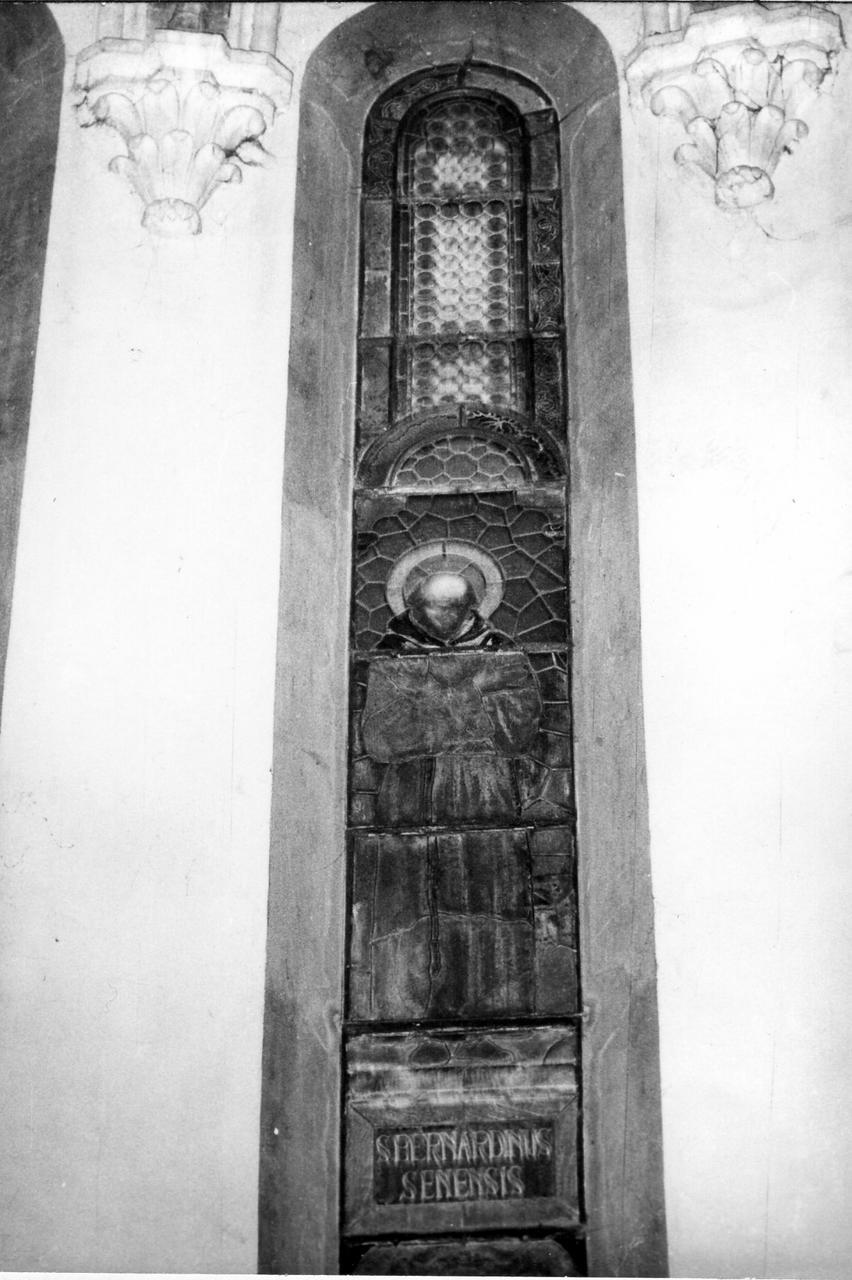San Bernardino da Siena (vetrata) - bottega modenese (secondo quarto sec. XX)