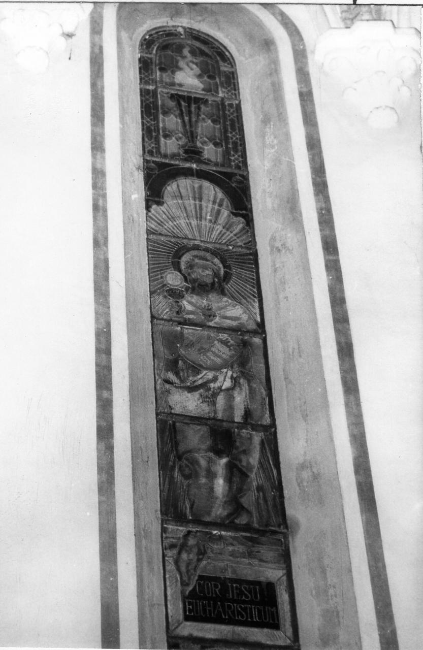 Sacro Cuore di Gesù (vetrata) - bottega modenese (secondo quarto sec. XX)