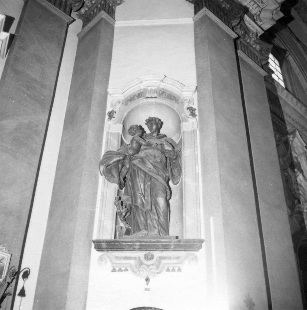 Sant'Antonio da Padova con il bambino (statua) di Traeri Antonio detto Cestellino (attribuito) (inizio sec. XVIII)