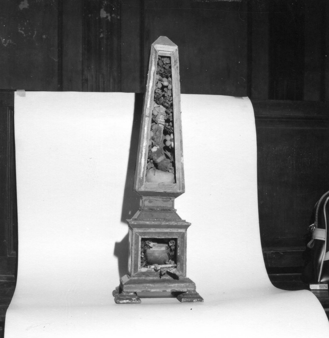 reliquiario, serie - bottega emiliana (fine/inizio secc. XVIII/ XIX)