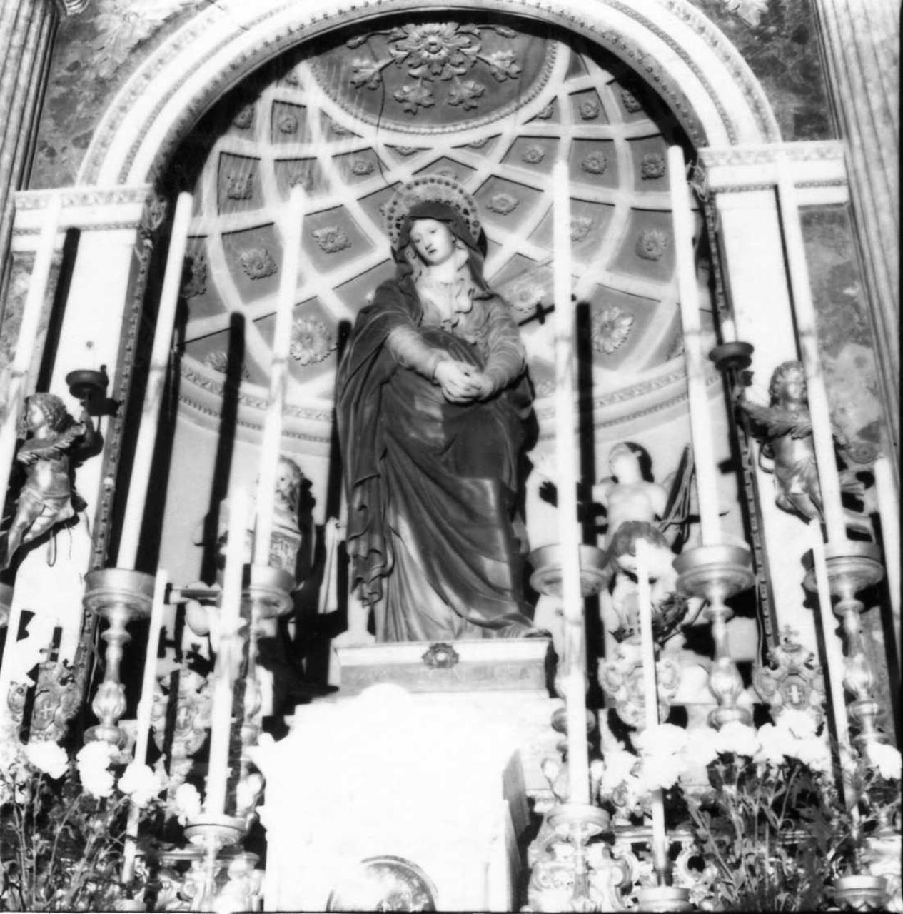 Madonna Addolorata con simboli della Passione (gruppo scultoreo) di Ballanti Graziani Giovanni Battista (inizio sec. XIX)