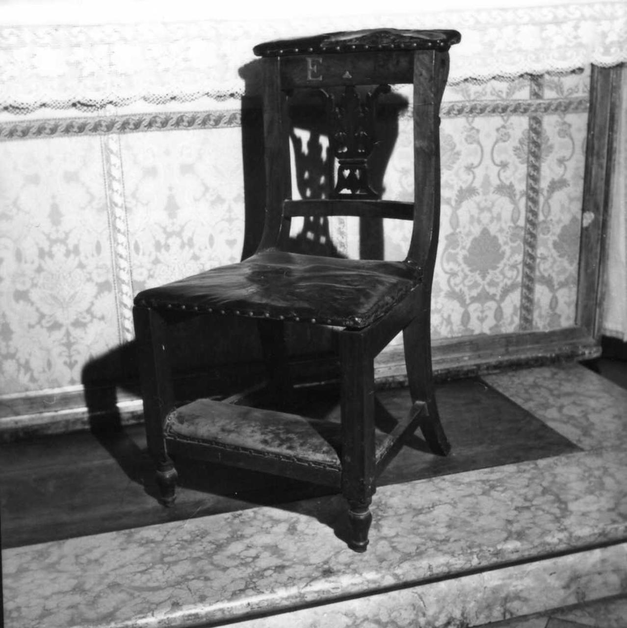 sedia con inginocchiatoio - bottega reggiana (prima metà sec. XIX)