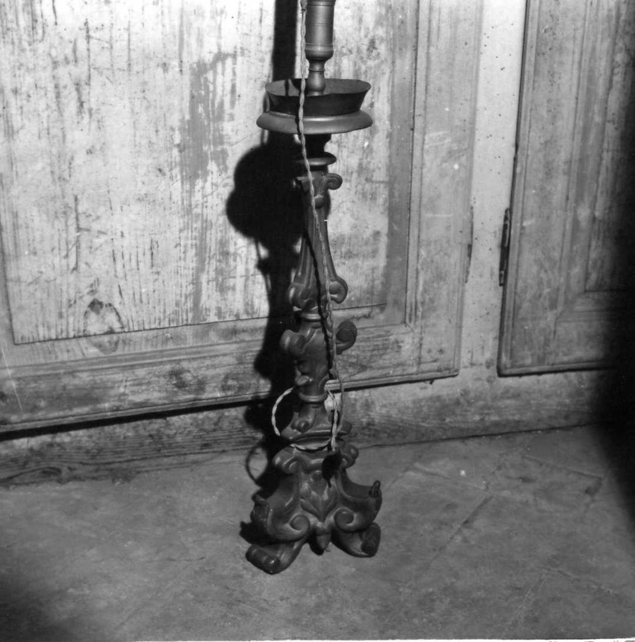 candeliere, serie - bottega emiliana (sec. XVIII, sec. XIX)