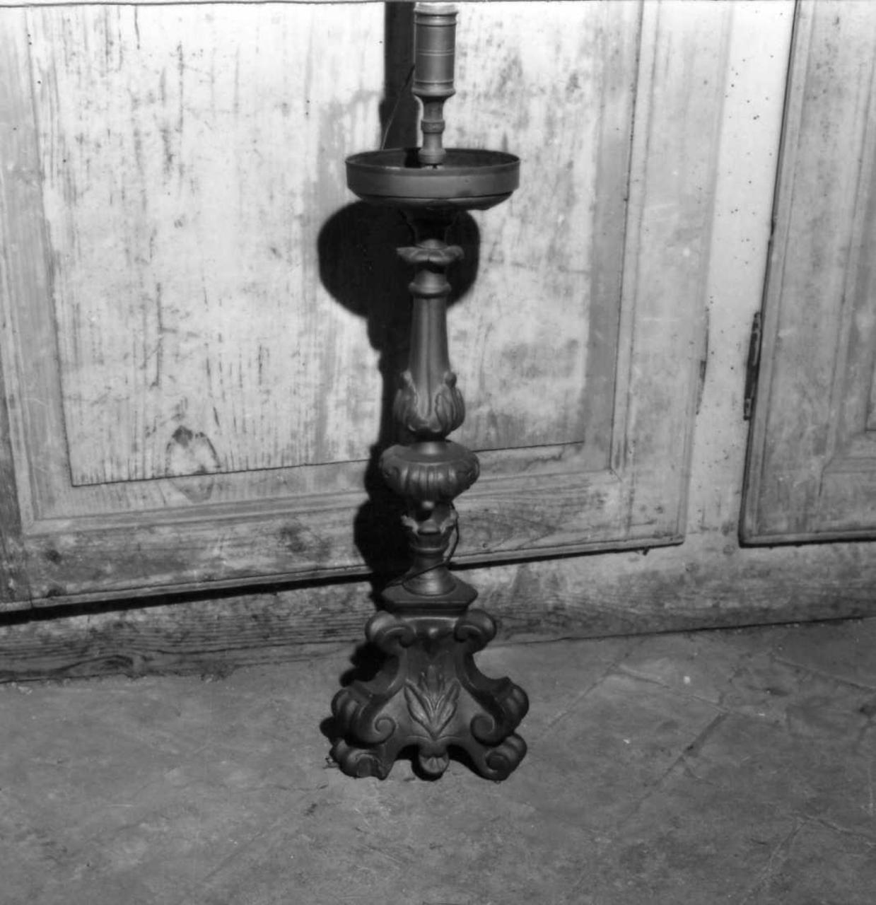 candeliere, serie - bottega emiliana (sec. XVIII, sec. XIX)