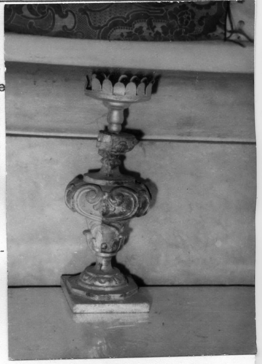 motivi decorativi vegetali (vaso d'altare con composizione floreale, serie) - bottega modenese (sec. XIX)