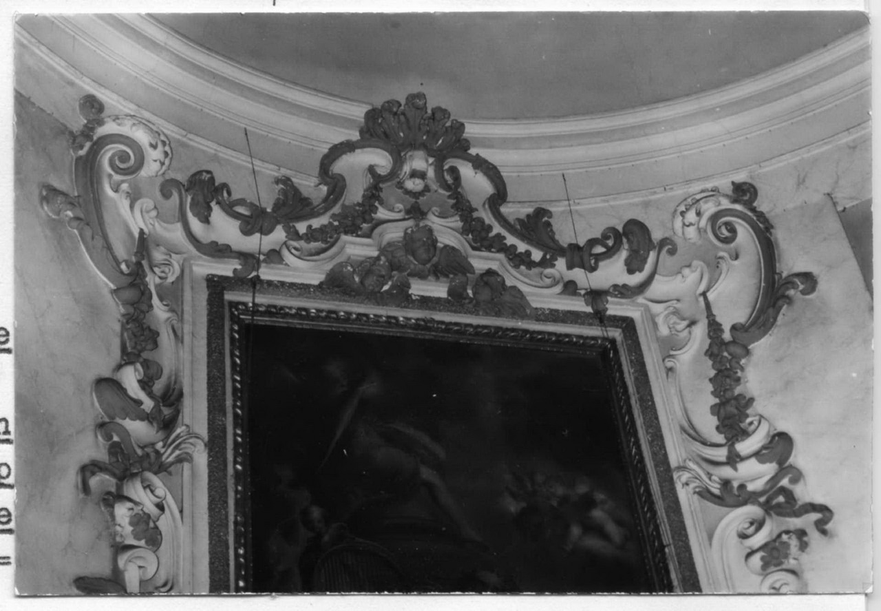 angeli con ghirlande di fiori (cornice di dipinto) - bottega modenese (sec. XVIII)