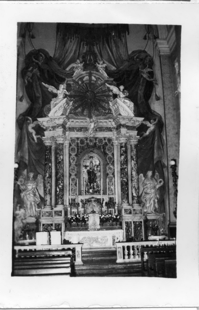 angeli adoranti il monogramma mariano (altare) di Torretti Giuseppe detto Torrettino, Battaglioli Pietro (primo quarto sec. XVIII)