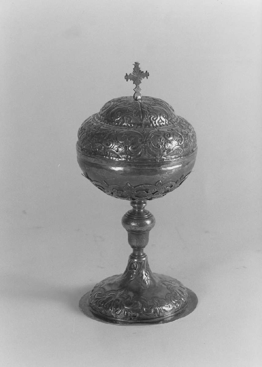 pisside - manifattura emiliana (seconda metà sec. XVII)