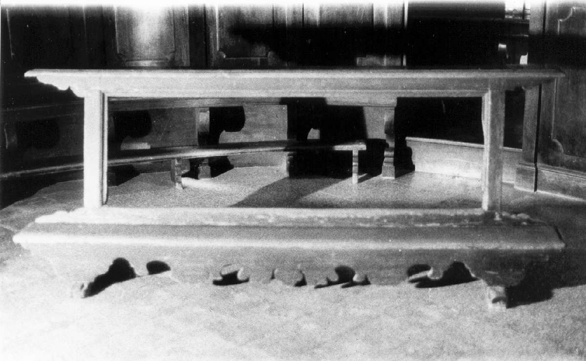 inginocchiatoio - manifattura modenese (secc. XVII/ XVIII)